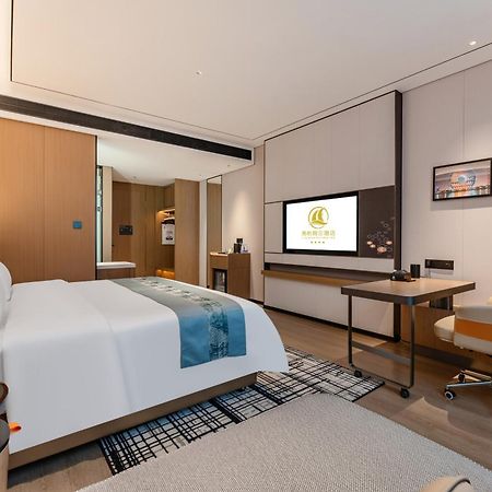Liang Fan Holiday Inn Guangzhou Exterior foto