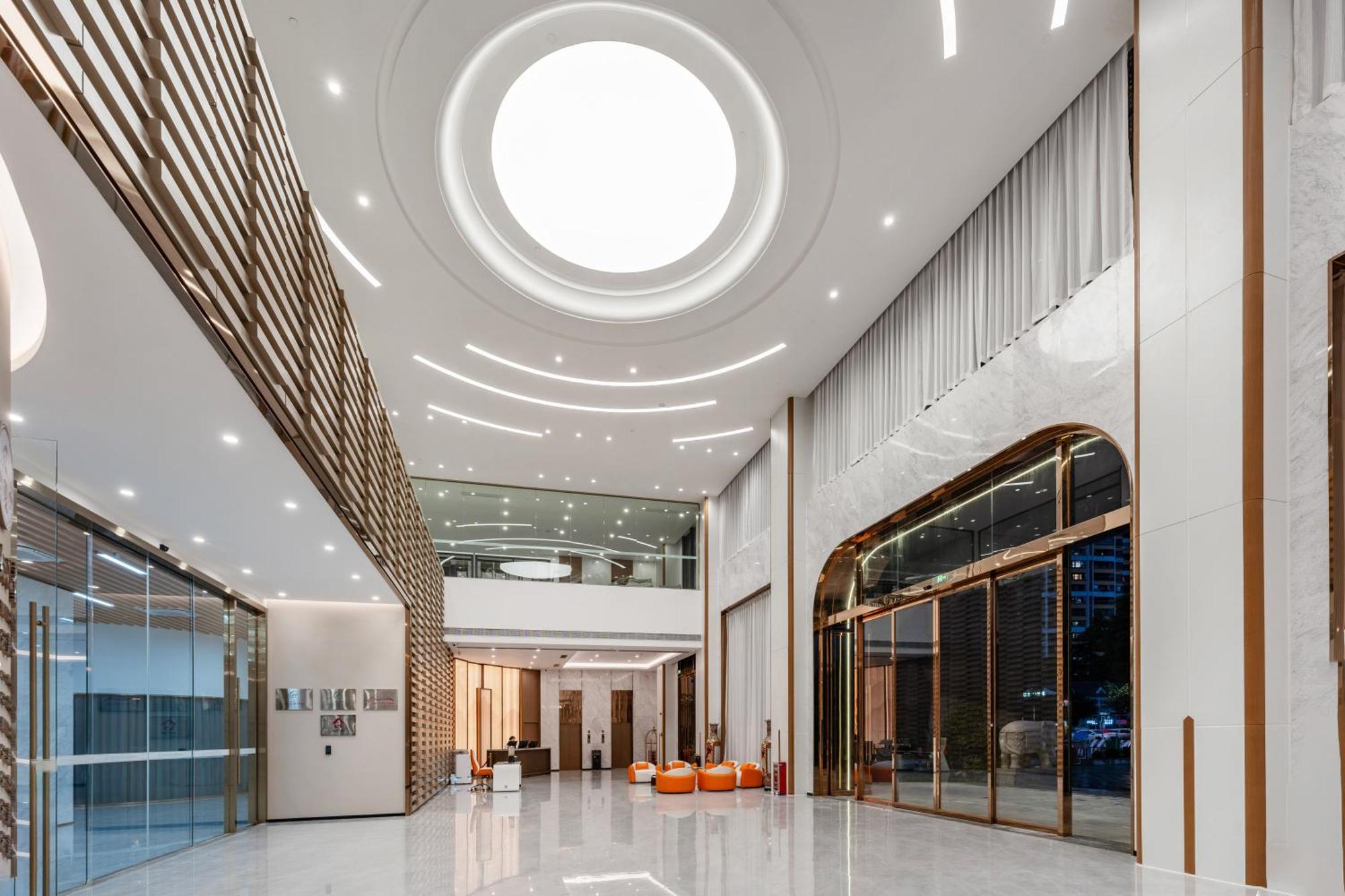 Liang Fan Holiday Inn Guangzhou Exterior foto