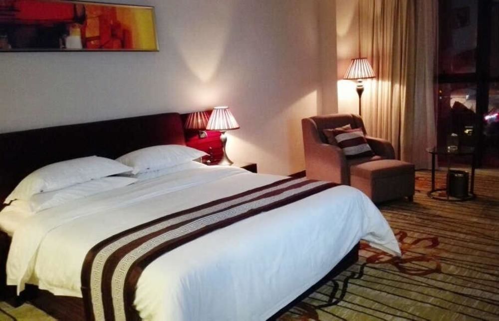 Liang Fan Holiday Inn Guangzhou Exterior foto